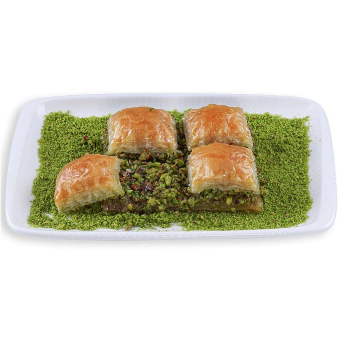 //kuryemis.myshopify.com/cdn/shop/files/antep-fistikli-ozel-kare-baklava-462_684x752.jpg?v=1698139586